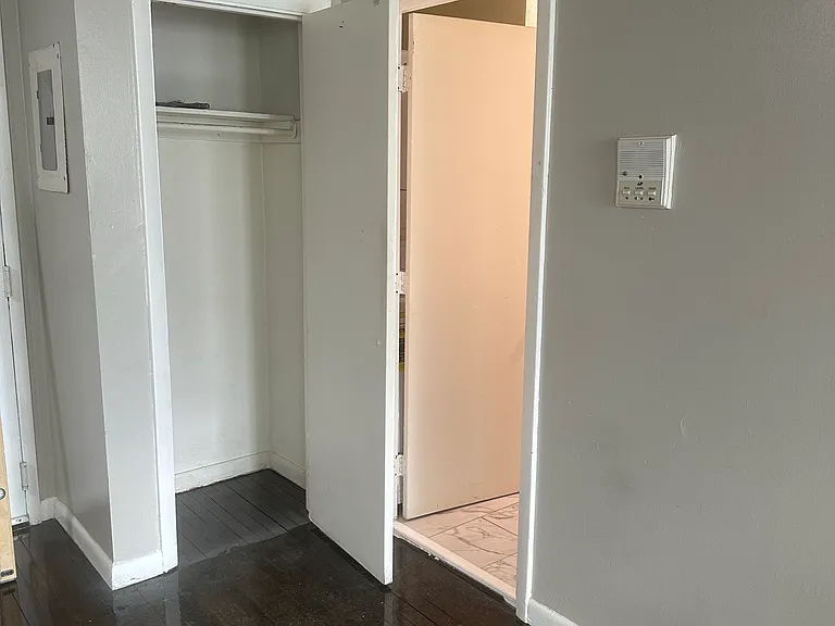 607 Charles St #2 — Photo 6