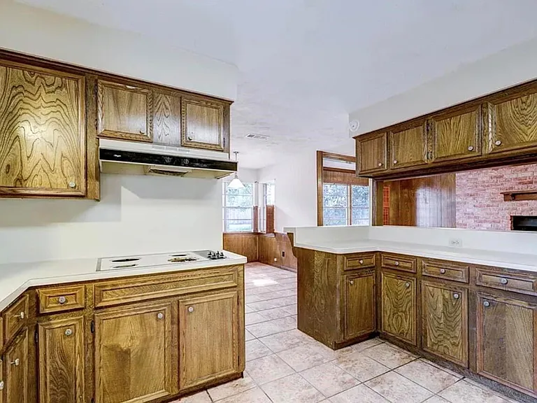 25403 Lynbriar Ln — Photo 5