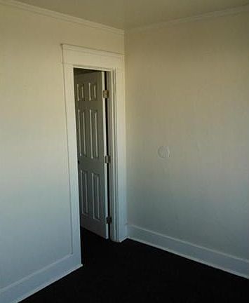 5th image of 1123 N Loma Vista Dr