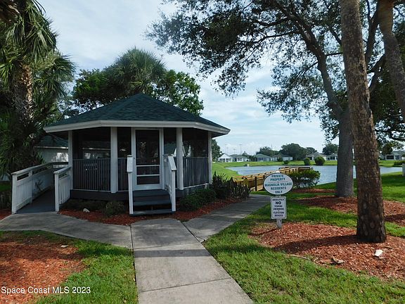 4th image of 3858 Town Square Blvd #17
