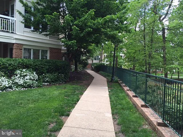 2204 Westcourt Ln #309 — Photo 10