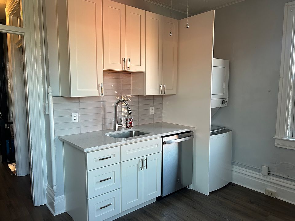 Customer tile, ss sink, all new appliances