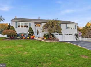 1333 Glen Echo Dr, Huntingdon Valley, PA 19006