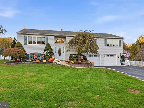 1333 Glen Echo Dr, Huntingdon Valley, PA 19006