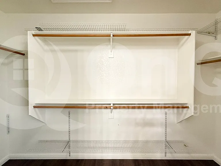 800 N Soho Pl — Photo 22
