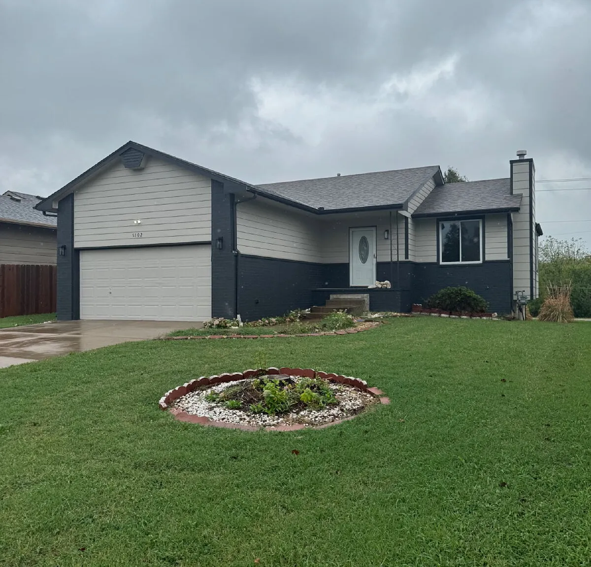 4 bed, 3.0 bath, 1928 sqft, $2,000 — Photo 2