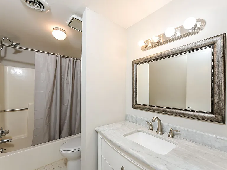2505 W Broad St #122 — Photo 10
