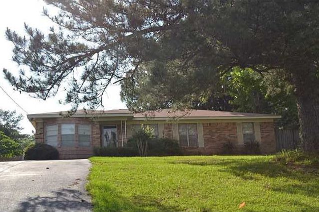 1st image of 732 Brannan Dr E