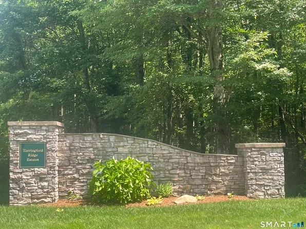 185 Cider Mill Crossing, Torrington, CT 06790