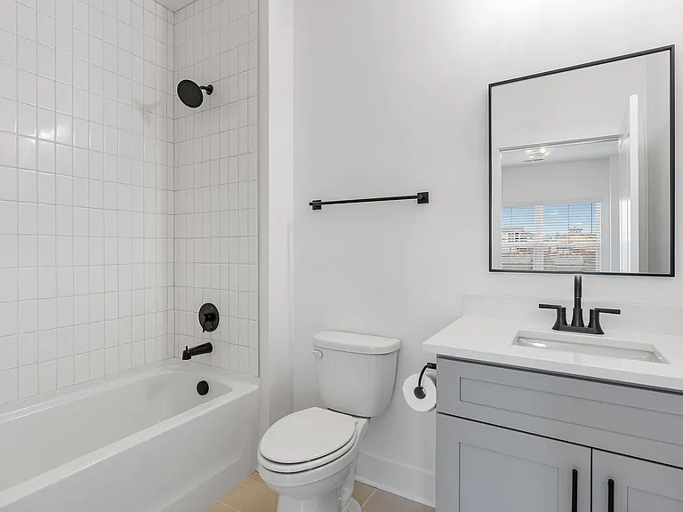 700 N Dupont Ave #323 — Photo 9