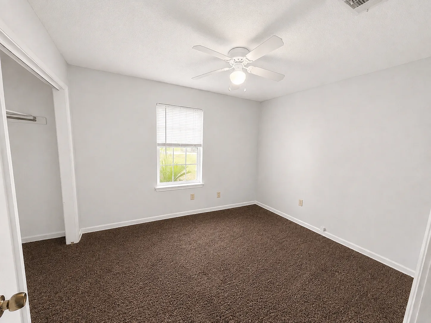 3 bed, 1242 sqft, $1,800 — Photo 4