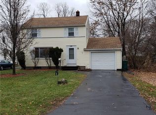 29 Heberton Rd, Irondequoit, NY 14622