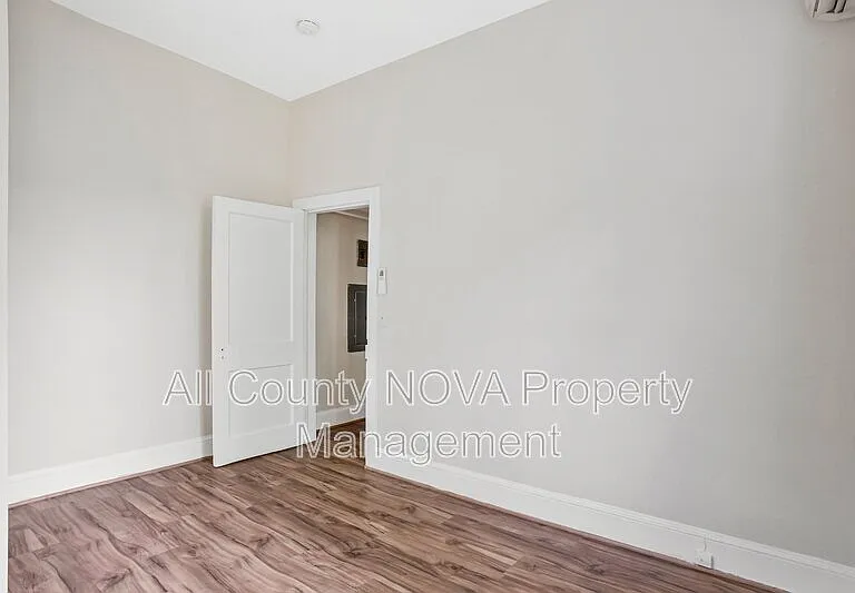 305 9th St #2 — Photo 23