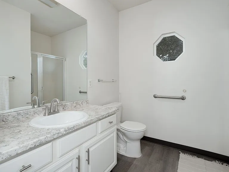 Summerhill Estates Apartments — Photo 11