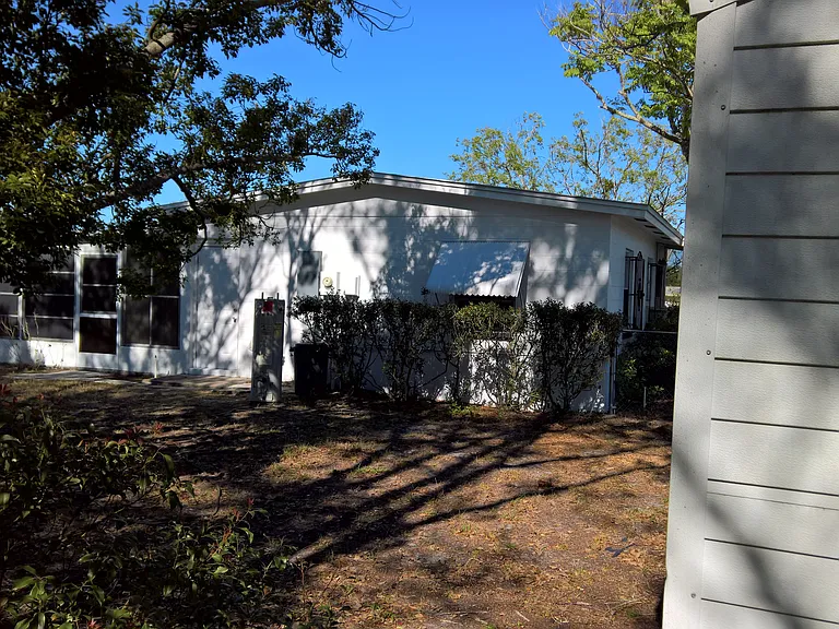 503 Merrimac Ln — Photo 2