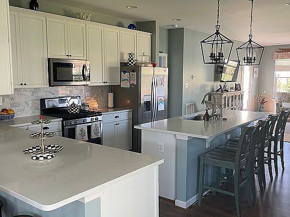 3rd image of 19031 Holts Ln