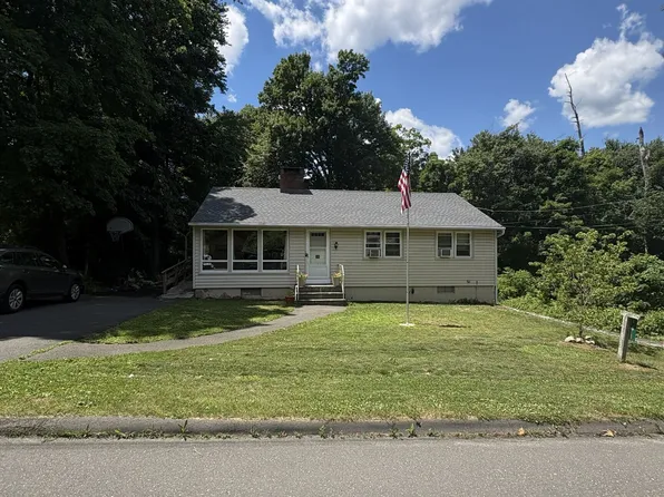 16 Pine Street, Newtown, CT 06482