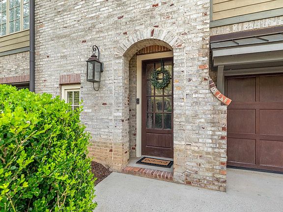 3rd image of 2060 Eagle Ridge Dr