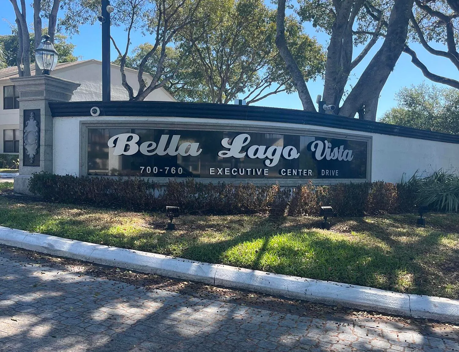 2 bed, 2.0 bath, 728 sqft, $1,750 — Photo 1