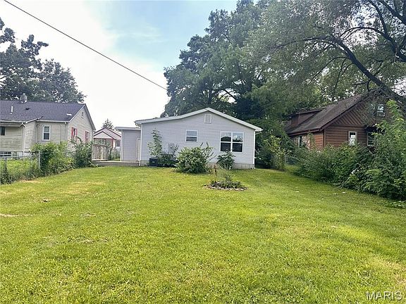 2nd image of 221 Watson Rd