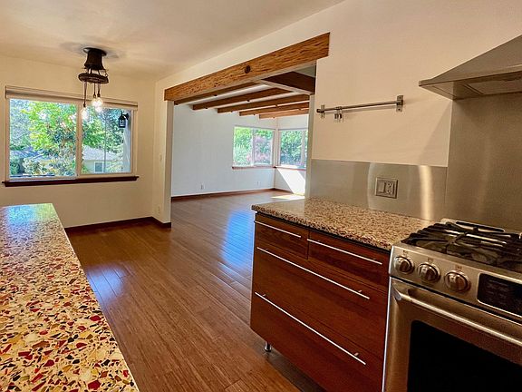 3rd image of 496 Sherwood Way APT 4