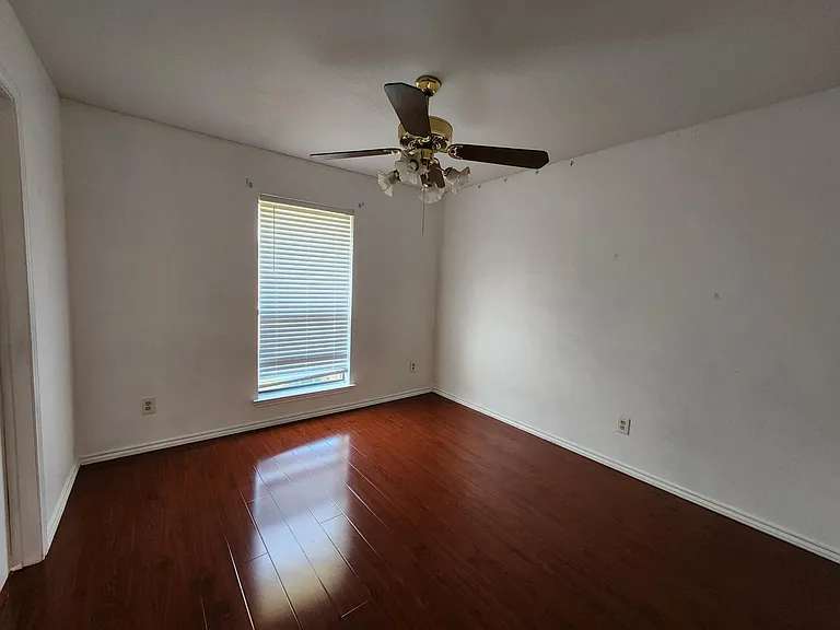 1526 Silverleaf Dr — Photo 16