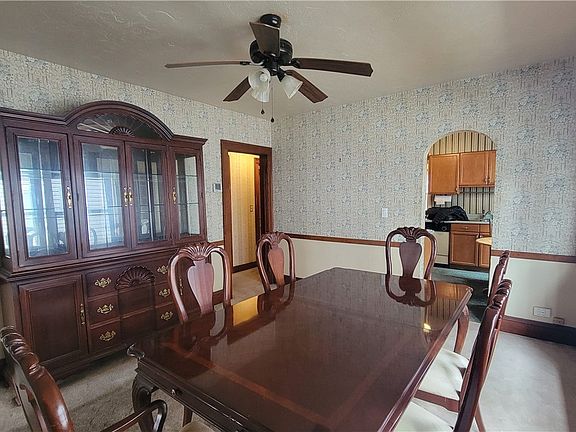 4th image of 10612 Bernard Ave