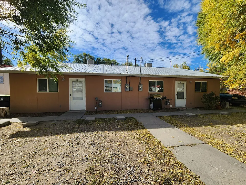 1406 Saiz Ln #1
