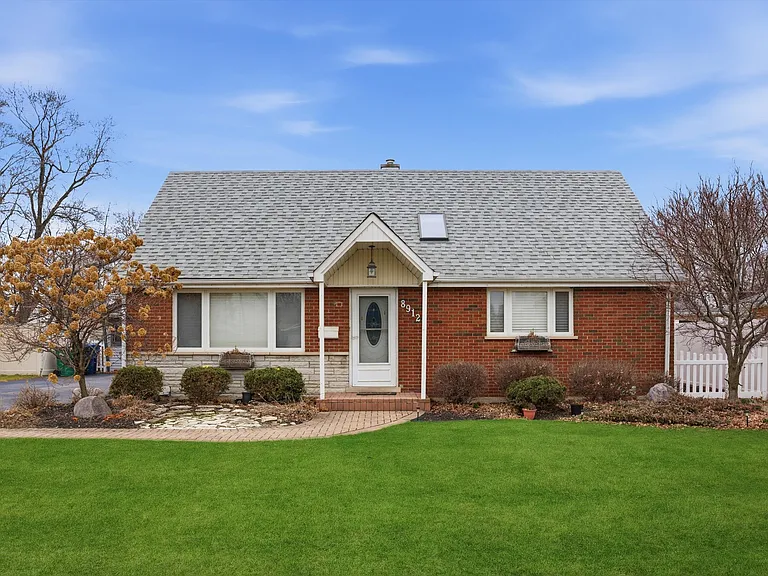 8912 Windsor Ln — Photo 37