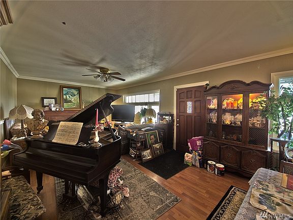 4th image of 10109 Park Ave S