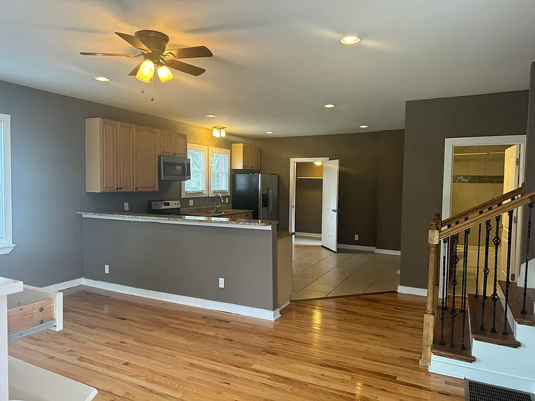 2700 Buchanan St — Photo 10