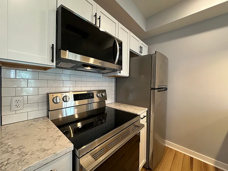 128 Caroline Ave #1 — Photo 11