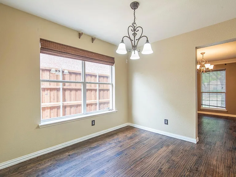 1169 London Dr — Photo 11