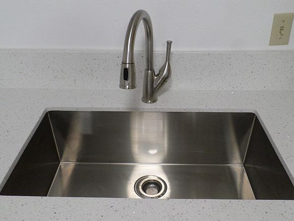 3rd image of 5271 Huntington Dr N APT 104