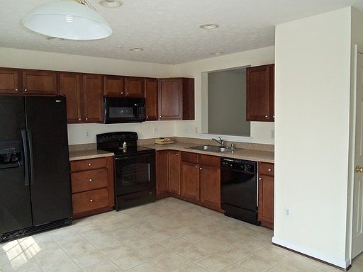 3rd image of 318 Kestrel Dr