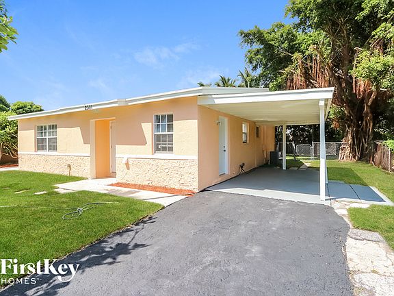 3rd image of 2301 NW 1st St