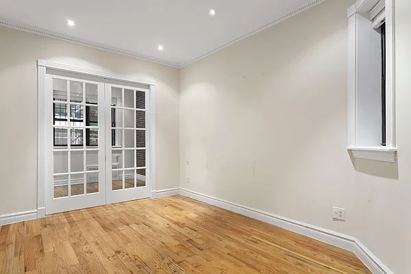 Rented by Cooper & Cooper Real Estate | media 18