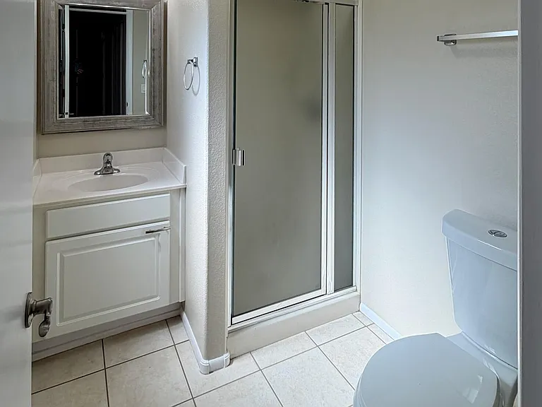 3005 W Ross Ave — Photo 10