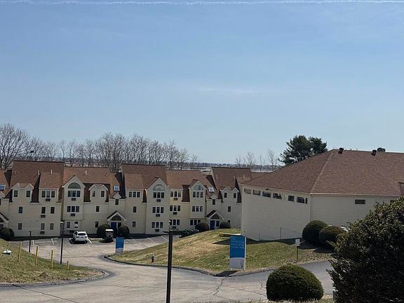 2nd image of 1373 Post Road #12B