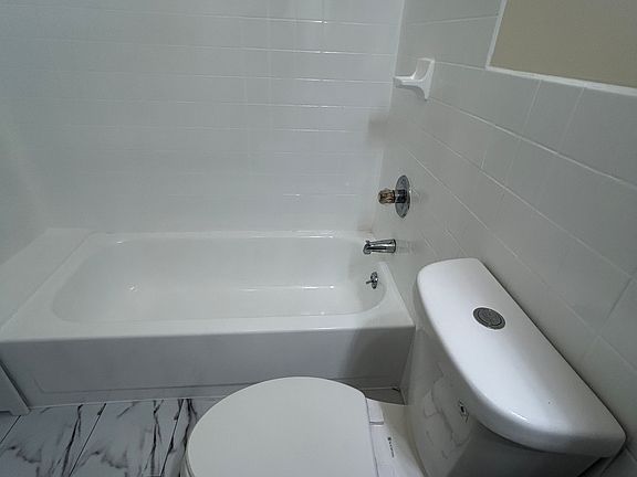4th image of 12 Kosciuszko St APT 3