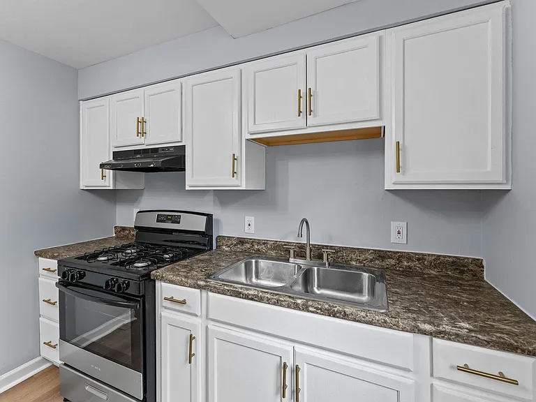 1400 Vine St — Photo 3