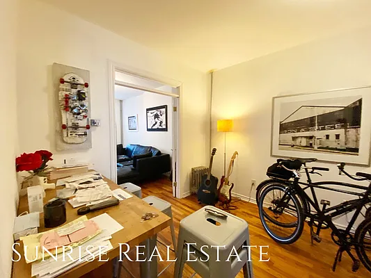 Rented by Sunrise Real Estate | media 37