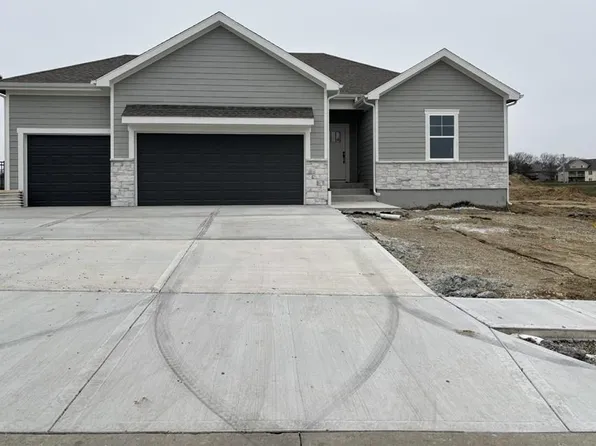 15645 Sheridan Ct, Basehor, KS 66007
