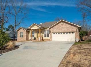 404 Peninsula Dr, Hot Springs, AR 71901