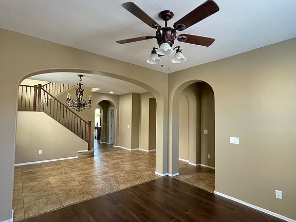 3rd image of 1087 W Caroline Ln