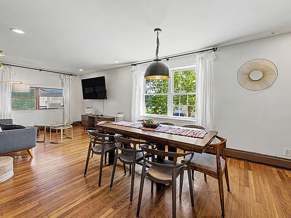 5th image of 1507 N Michigan Ave
