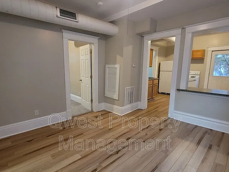 46 National Ave SW — Photo 2