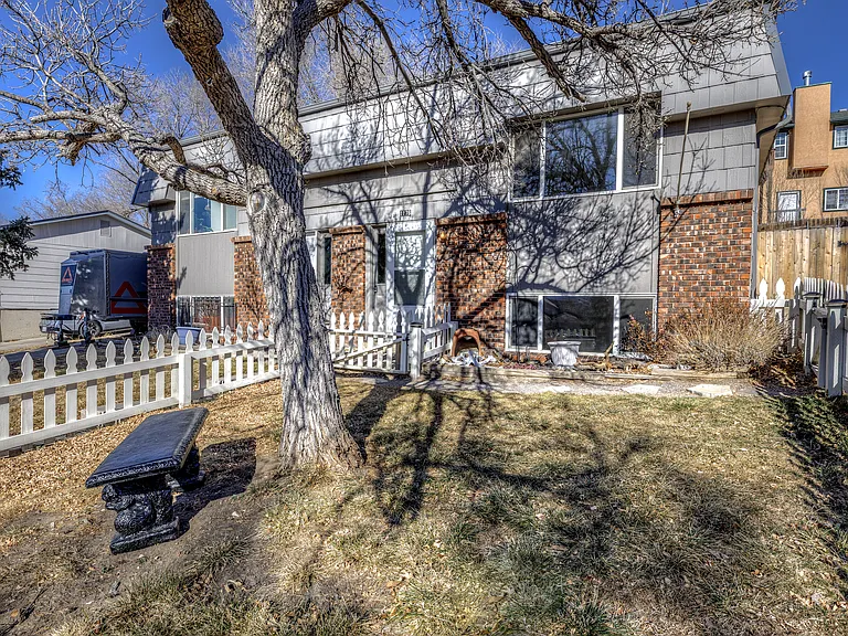 1176 Magnolia St #1176 — Photo 1