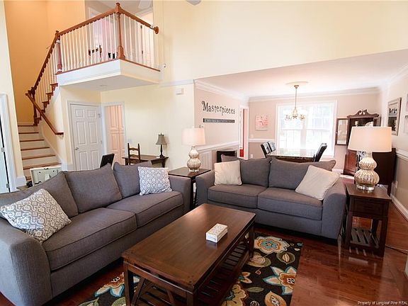 3rd image of 2016 Beachwood Dr