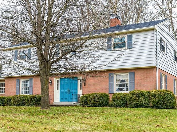 3rd image of 5563 Folkestone Dr